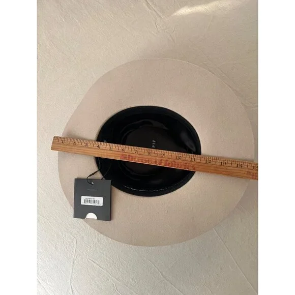 Gigi Pip Fedora Hat Womens Size 57 M Beige - Brown Band 100% Australian Wool NWT - Picture 8 of 16